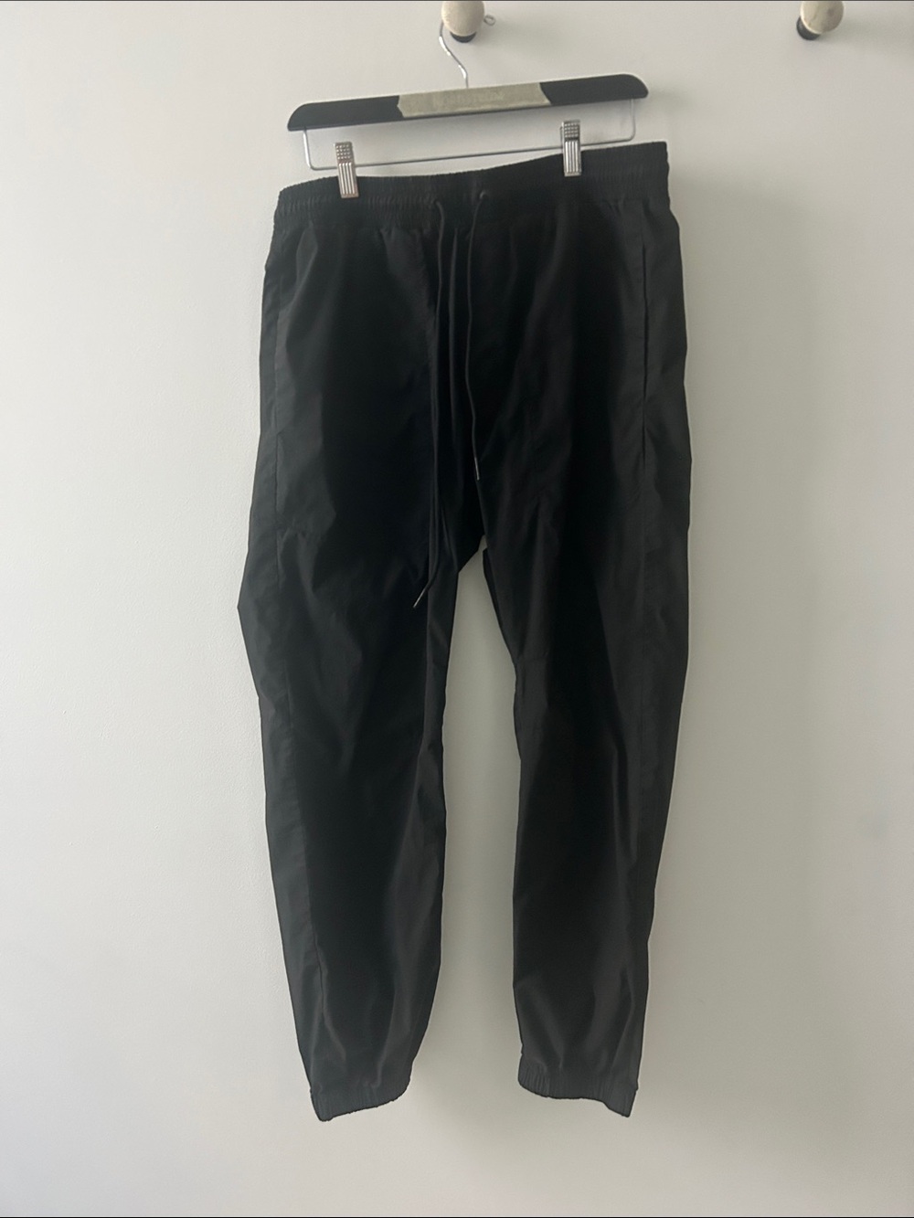 Men's Black Elastic-Waist Jogger Pants